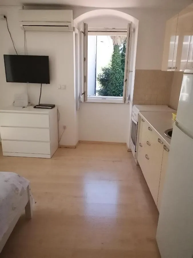 Apartment Modern Studio In A Superb Location Split